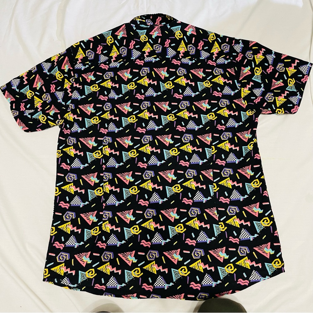 SUPER Massive retro print shirt sleeve button down.